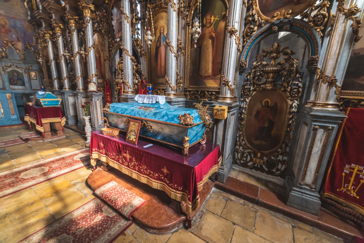 Manastir Vrdnik, mošti Svetog Kneza Lazara