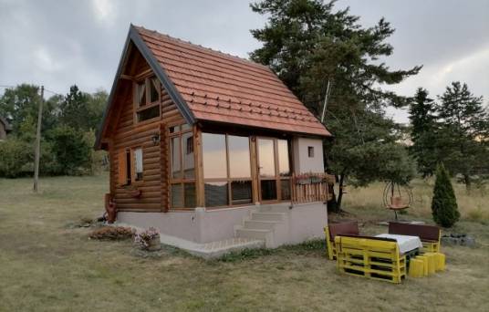 Divcibare Log Cabins