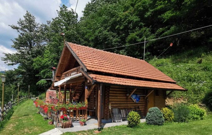 Drinska lepotica Brvnara Nina