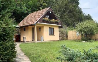 Mala vikendica na selu