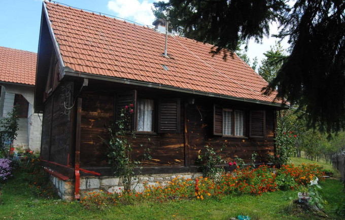 Naša brvnara