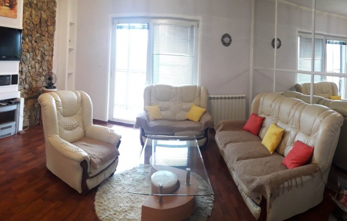 Apartman Dekart