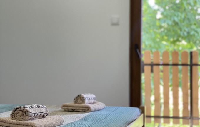 Vikend kuca pod lipom