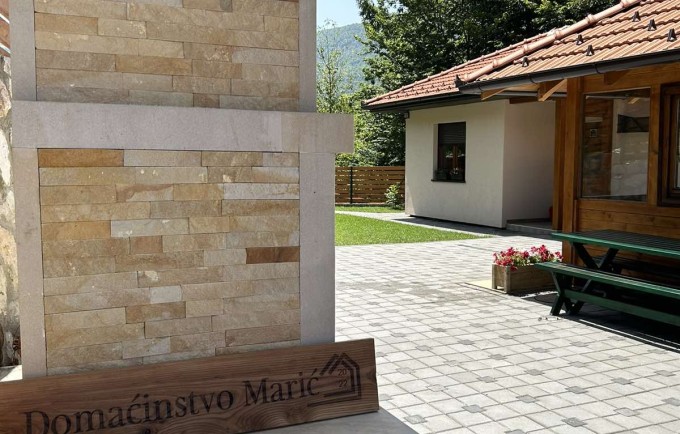Domaćinstvo Marić