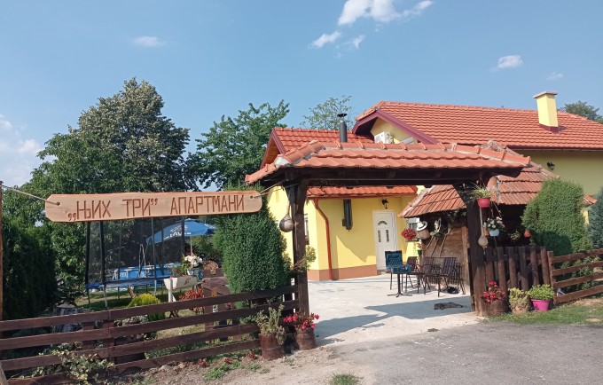 Njih tri apartmani - Sunce