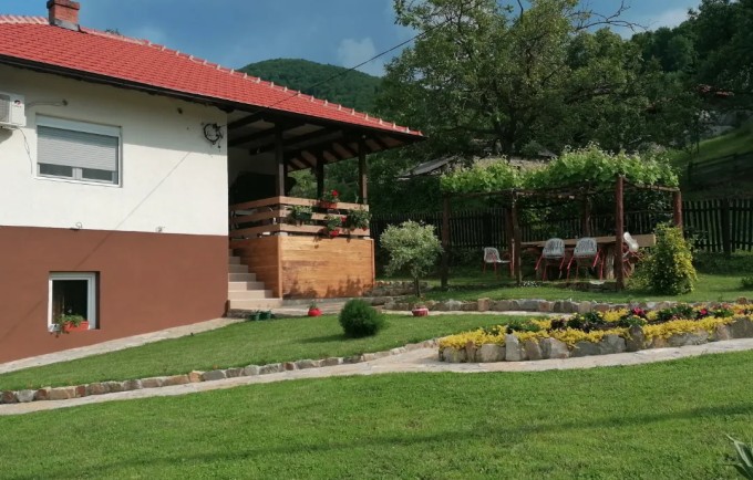 Apartmani Ružina staza