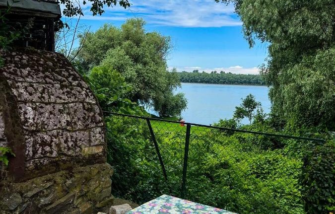 Vikendica Varljivo leto