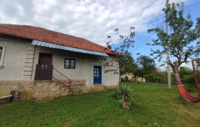 Dragačevska kuća na bregu