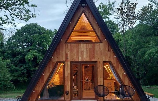 Luna kuća-Devojački bunar